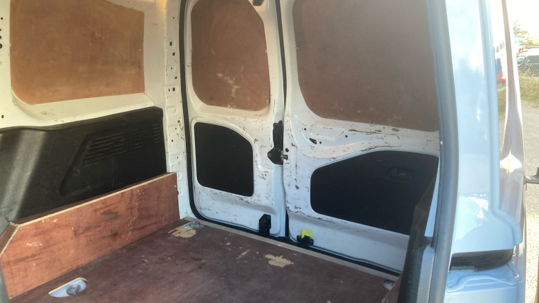 Peugeot Partner Standard Diesel 1000 1.5 BlueHDi 100 Professional Prem Van [6 Spd]